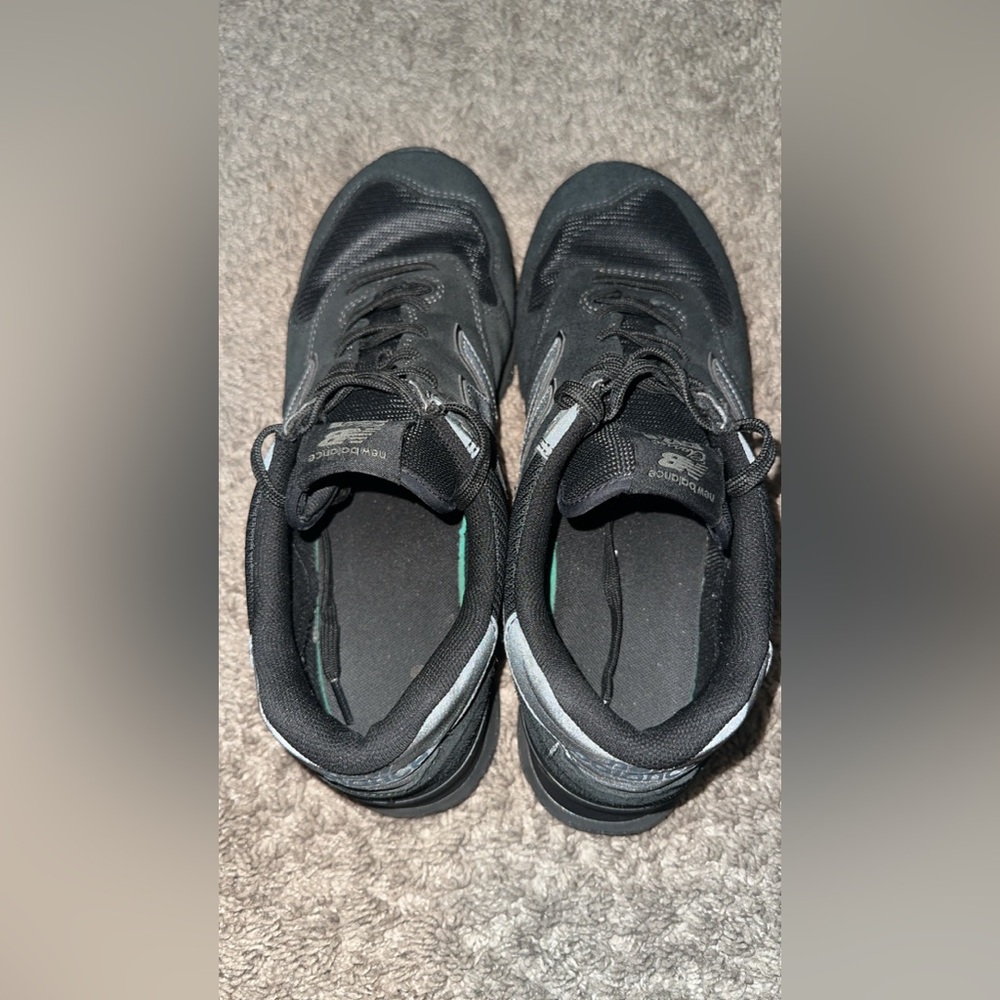 New Balance Shoes - Picture 5 of 6